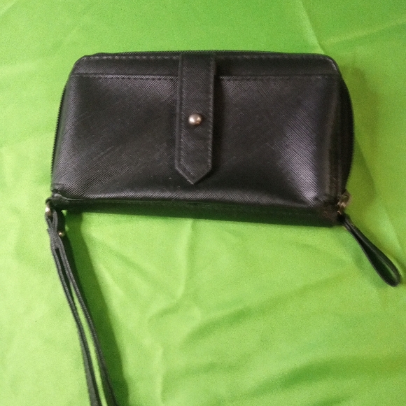 Elegant Maurice Small Black Multi Compartment Women's Wristlet - Picture 1 of 4